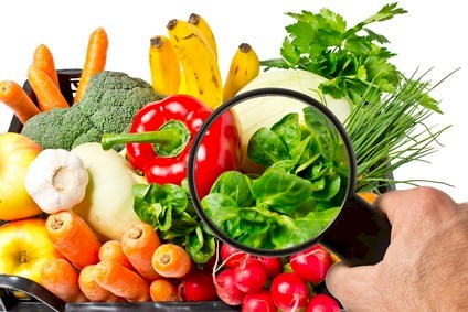 Lebensmittelkontrolle bei Obst und Gemüse © Markus Bormann - Fotolia.com